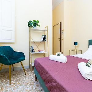 Camera con letto king size
